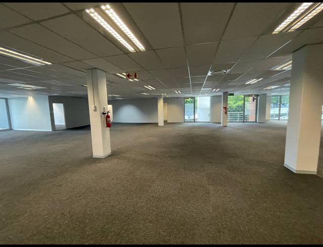 658M² OFFICE TO LET IN BRYANSTON